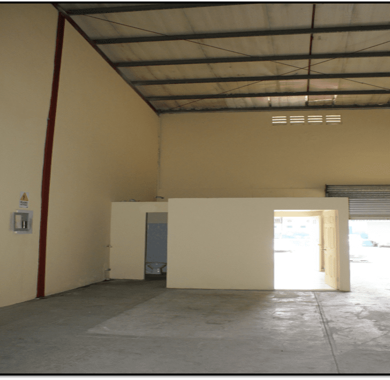 Bodega – Llano Bonito: 535 m², Parque Cerrado con Seguridad 24hrs
