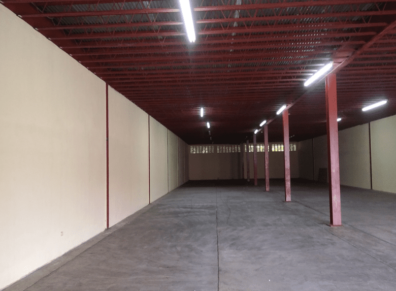 Bodega / Galera: El Crisol, Cerca Metro, Con Anden de Carga y Descarga