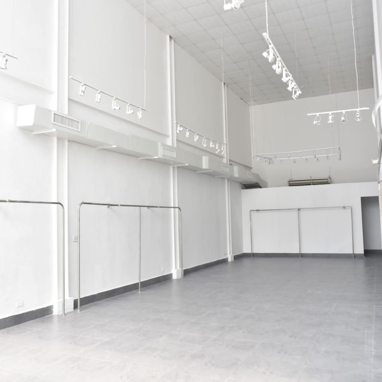 San Francisco – Planta Baja: Alquilado, en Plaza Comercial, Local en Venta
