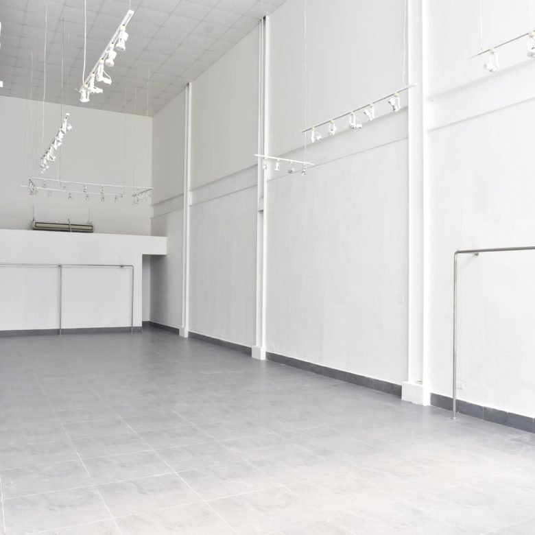 San Francisco – Planta Baja: Alquilado, en Plaza Comercial, Local en Venta