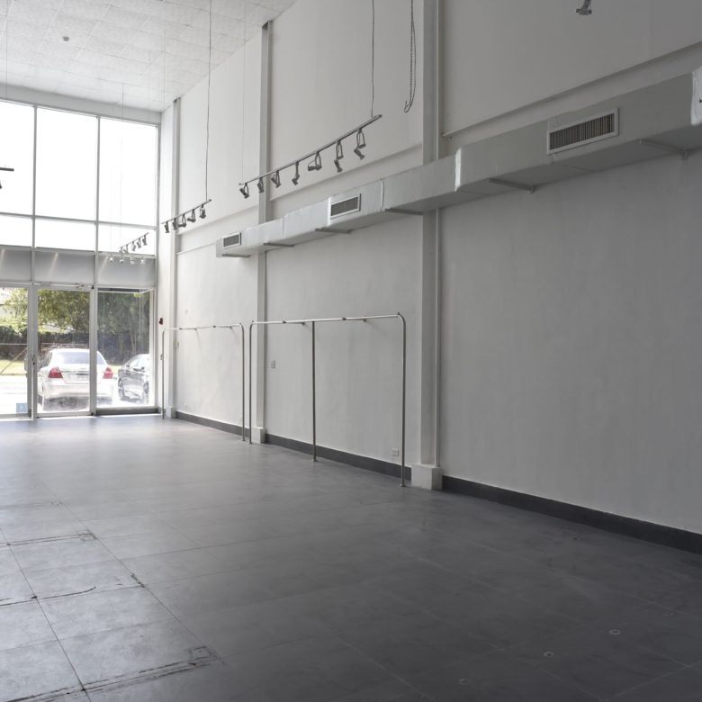 San Francisco – Planta Baja: Alquilado, en Plaza Comercial, Local en Venta