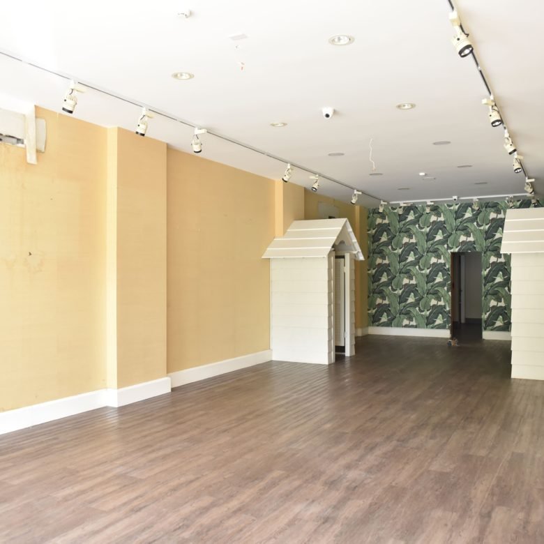 San Francisco – Plaza Comercial en Venta: Alquilada, con 6 Locales Comerciales