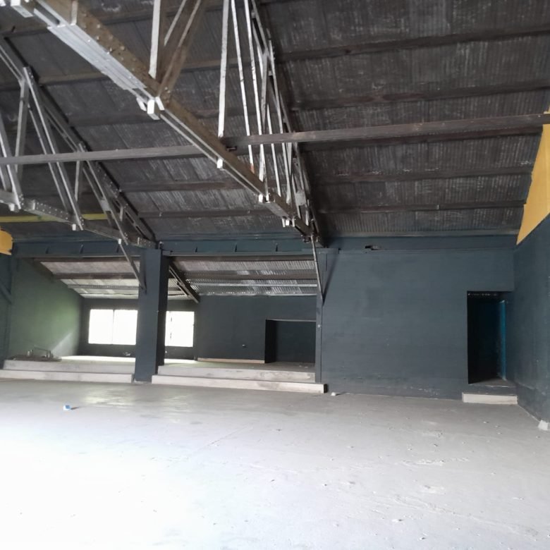 Diablo – Sector del Canal: Bodega de 185 m², a Nivel de Calle, un Solo Nivel