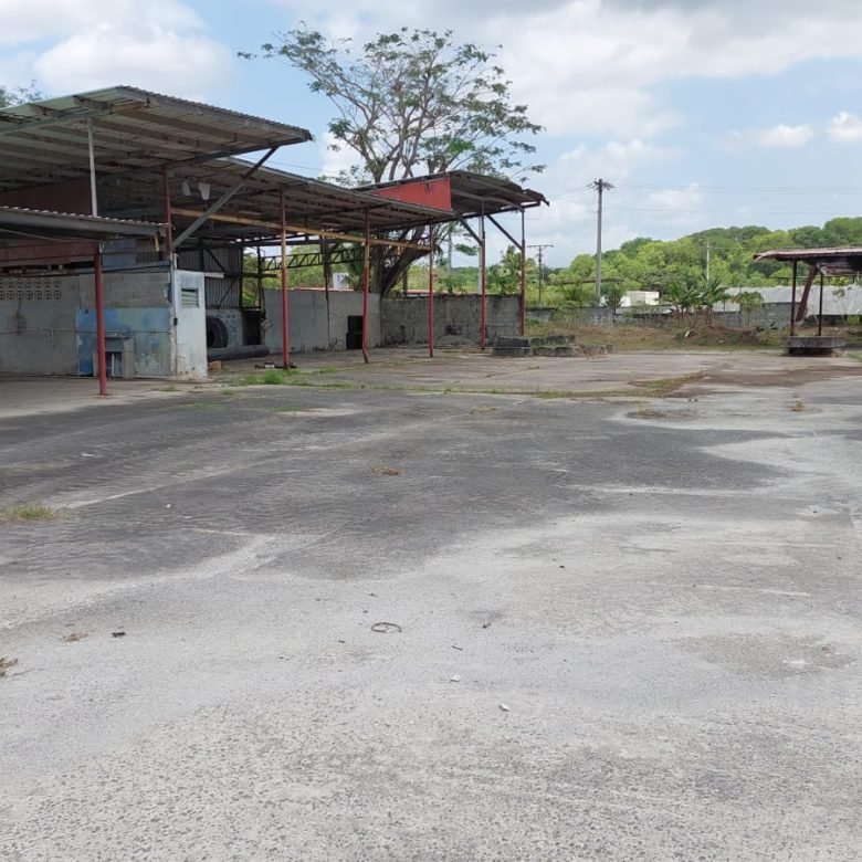 Llano Bonito – Embarcadero: Terreno 1500 m², Rodeado de Sector Industrial