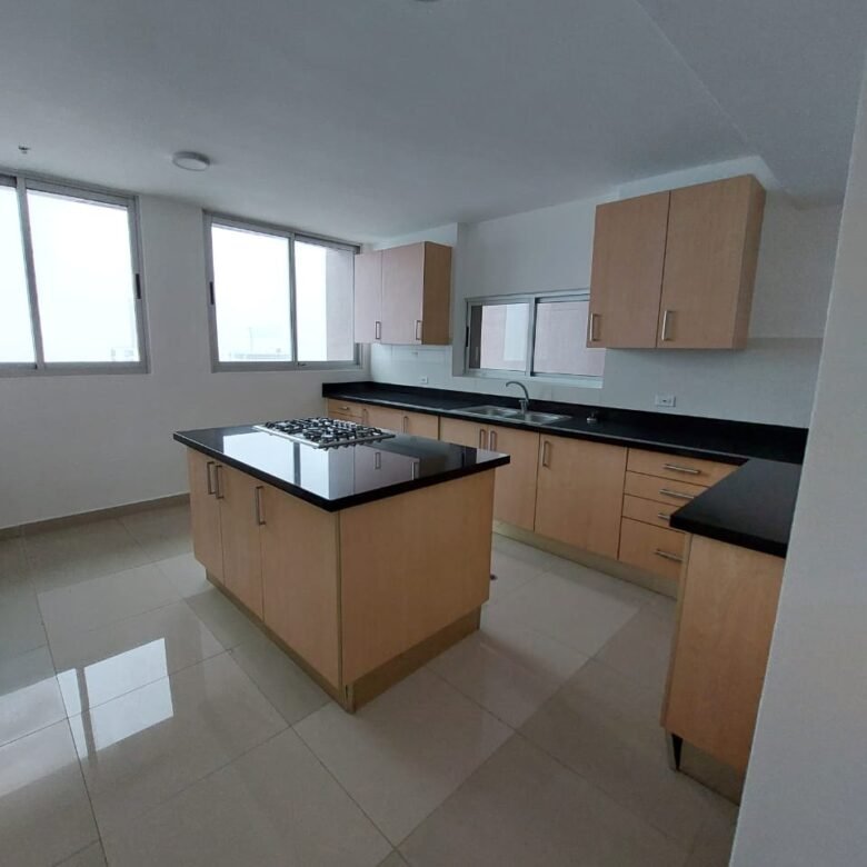 Costa del Este Vista Al Mar: Apartamento Tipo Loft, 363 m², 3 Recámaras + Cbe