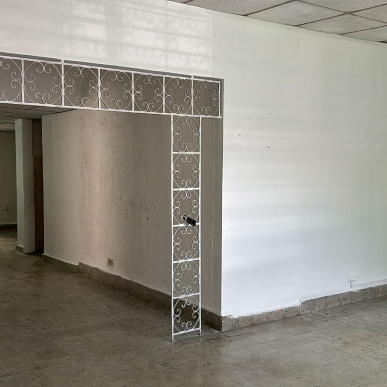 Casa para uso Comercial – Carrasquilla: RM3, Cercana a Vía España y Parque Omar