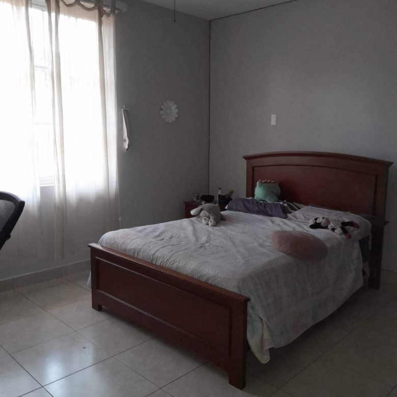 Casa en Llanos de Curundu, Sector del Canal, Area Revertida: Casa de 5 habitaciones, Unifamiliar