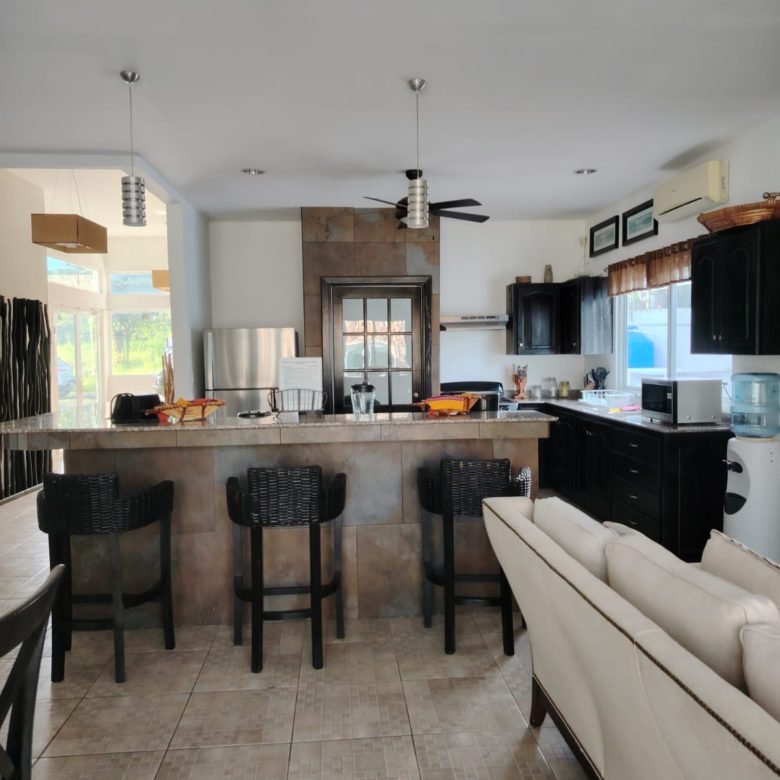 Playa Coronado, Casa con Piscina: Amplia Residencia de 5 Habitaciones, Amoblada
