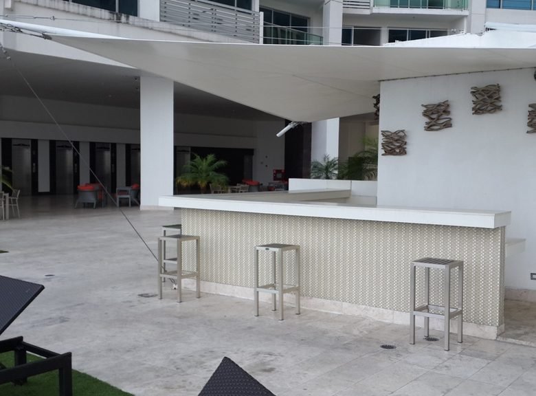 Punta Pacifica – Oasis Piso Alto: Amoblado – 96 m², 2 Recamaras, 2 baños