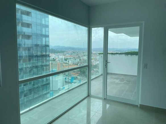 Bella Vista – Cinta Costera: Vista al Mar desde Terraza, 2 Recs, 2 Baños