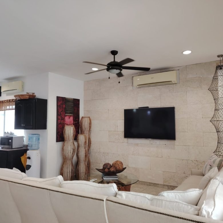 Playa Coronado, Casa con Piscina: Amplia Residencia de 5 Habitaciones, Amoblada