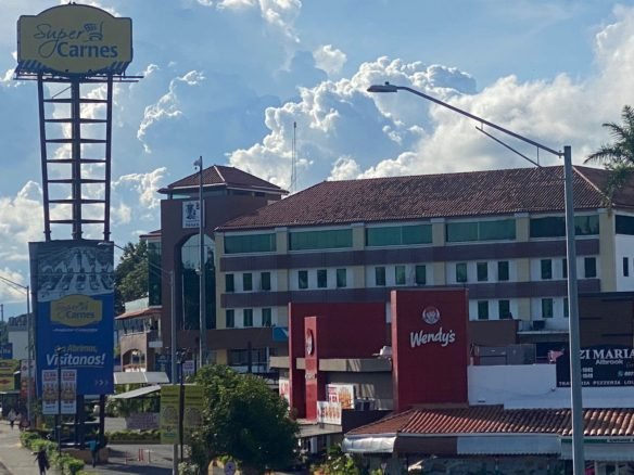 Albrook – Oficinas en Plaza Comercial, Con elevador, Restaurantes, 80 parkings