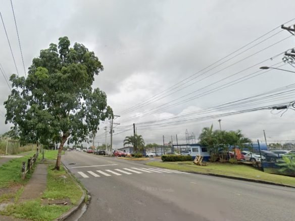 Terreno con 40mts frente a calle, Mañanitas: Ave José Agustin Arango, Zonificacion C2