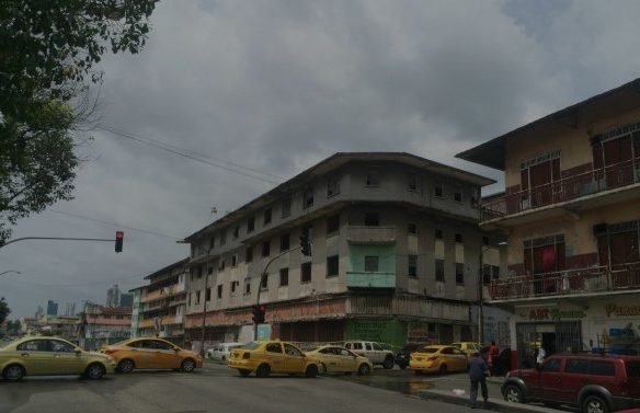 Sobre Avenida Nacional – Edificio completo: Zonificación RM3-C2, En Esquina