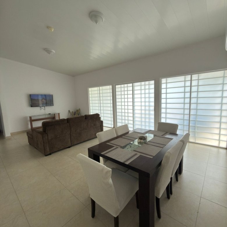 Coronado, Paradise Point: Casa de 3 Habitaciones, Amoblada, un nivel, con Den, Patio