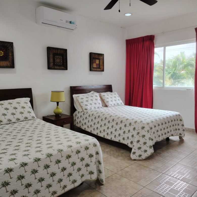 Playa Coronado, Casa con Piscina: Amplia Residencia de 5 Habitaciones, Amoblada