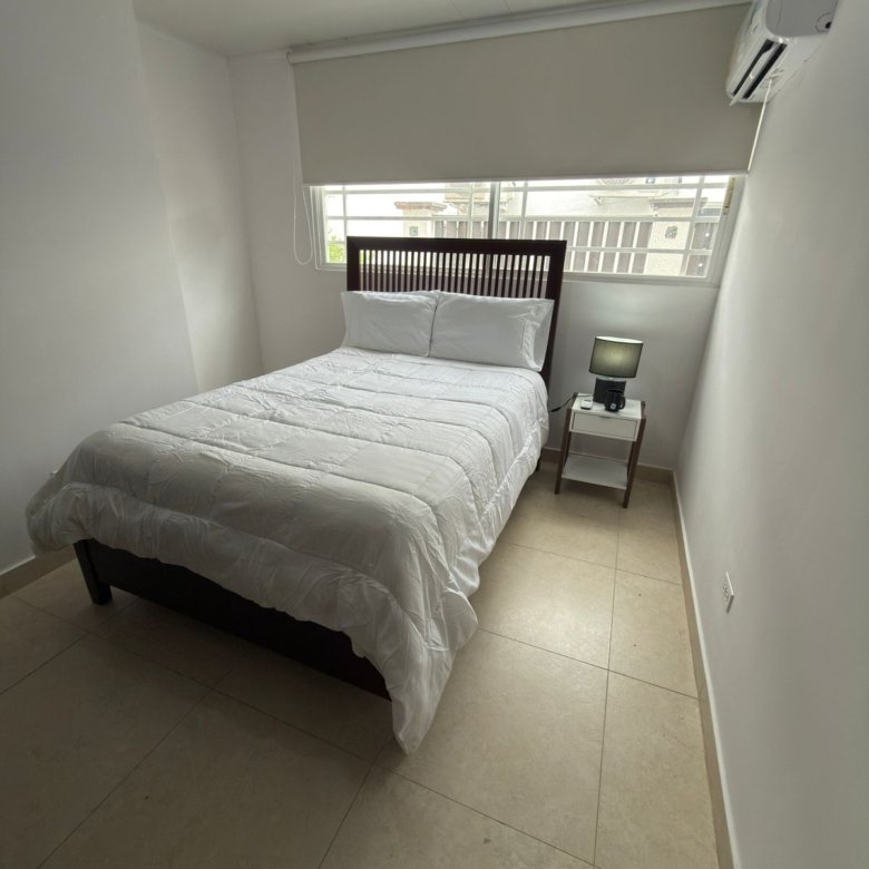 Coronado, Paradise Point: Casa de 3 Habitaciones, Amoblada, un nivel, con Den, Patio
