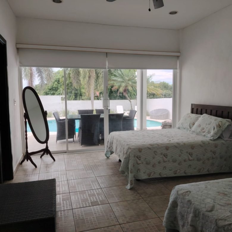 Playa Coronado, Casa con Piscina: Amplia Residencia de 5 Habitaciones, Amoblada