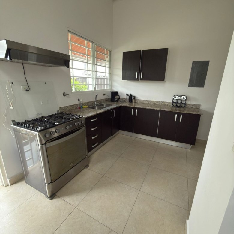 Coronado, Paradise Point: Casa de 3 Habitaciones, Amoblada, un nivel, con Den, Patio