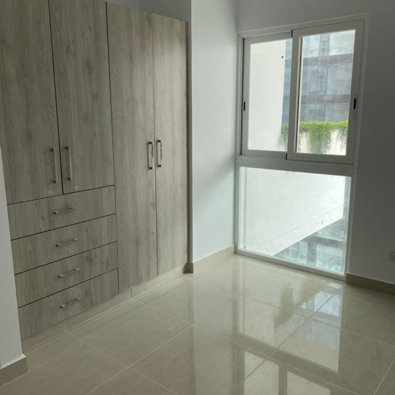 Bella Vista / Cinta Costera: Cerca Parque Urraca, Gv 43, Apto de 2 Recs, Lb