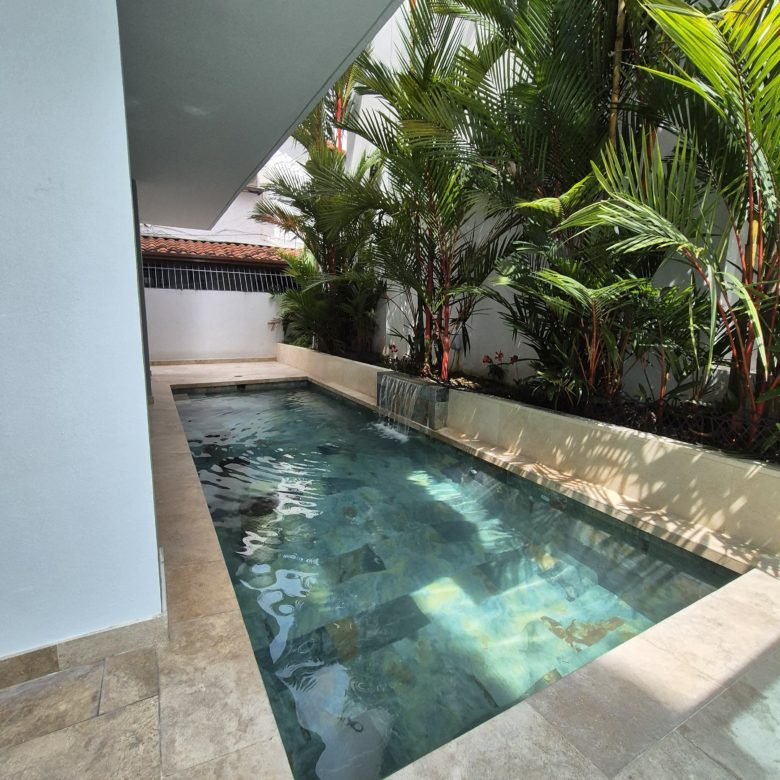 Casa en Altos del Golf: Moderna, con Piscina, con Rooftop, 4 Recámaras
