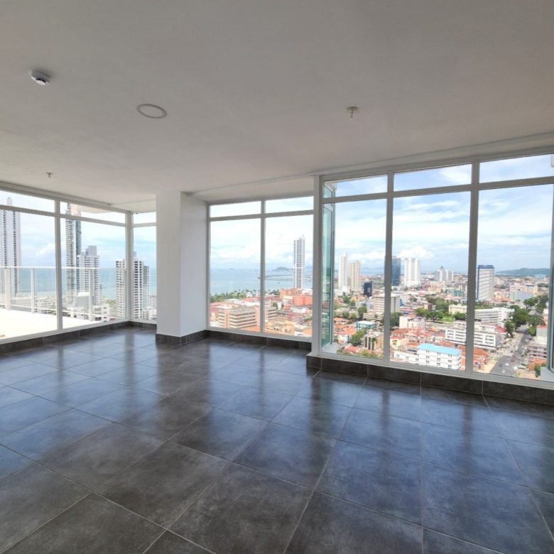 Bella Vista – Local Comercial de Roof – Top: con Terrazas Abiertas, Punto de Gas