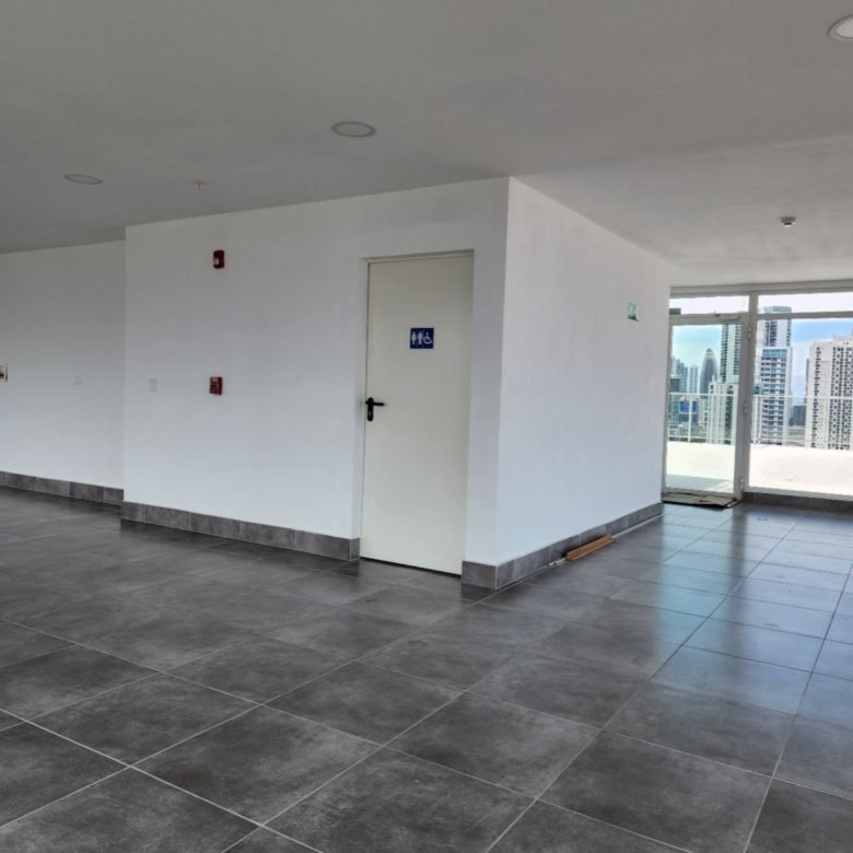 Bella Vista – Local Comercial de Roof – Top: con Terrazas Abiertas, Punto de Gas