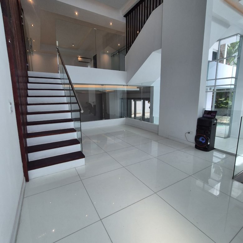 Casa en Altos del Golf: Moderna, con Piscina, con Rooftop, 4 Recámaras
