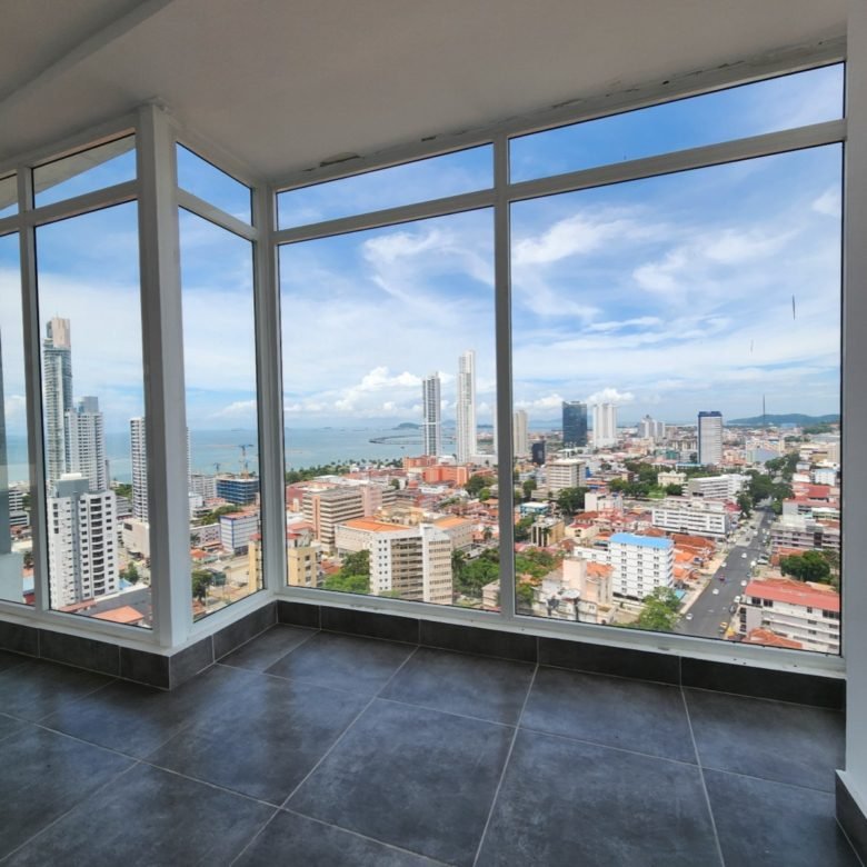 Bella Vista – Local Comercial de Roof – Top: con Terrazas Abiertas, Punto de Gas