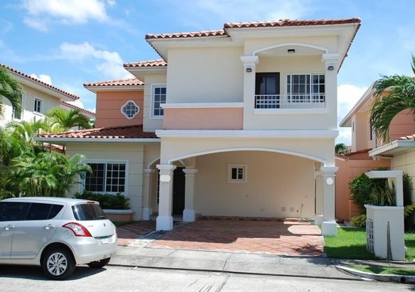 Costa Sur – Villa Valencia: Residencial con Seguridad 24hrs, de excelente nivel