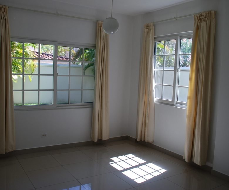 Costa Sur – Villa Valencia: Residencial con Seguridad 24hrs, de excelente nivel