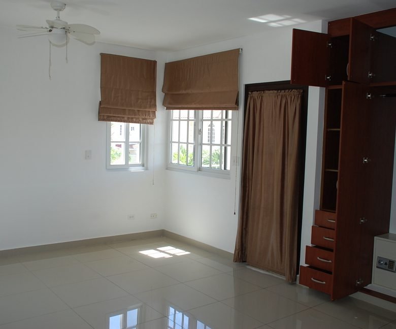 Costa Sur – Villa Valencia: Residencial con Seguridad 24hrs, de excelente nivel