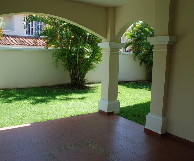 Costa Sur – Villa Valencia: Residencial con Seguridad 24hrs, de excelente nivel