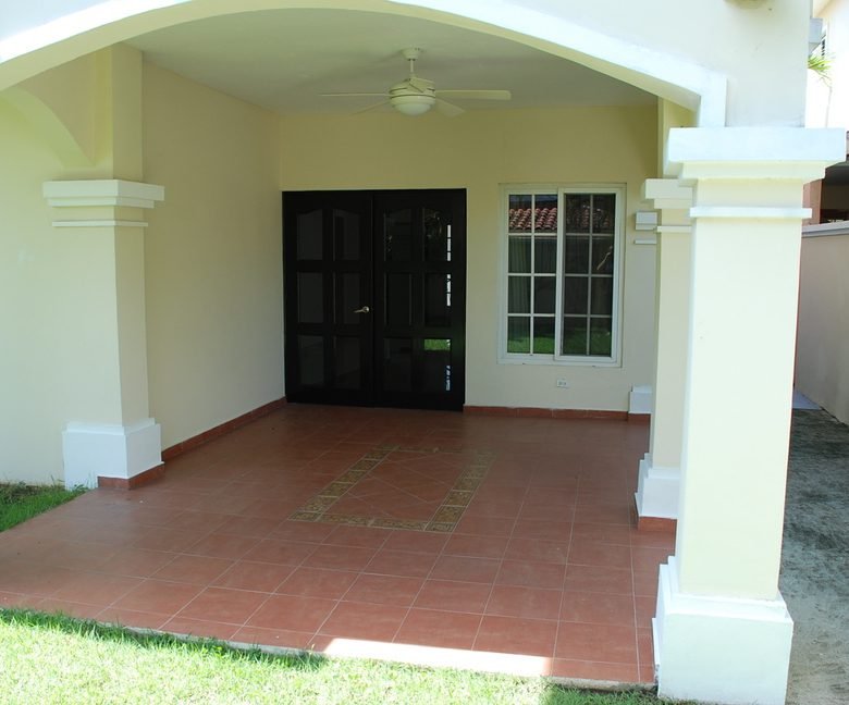 Costa Sur – Villa Valencia: Residencial con Seguridad 24hrs, de excelente nivel