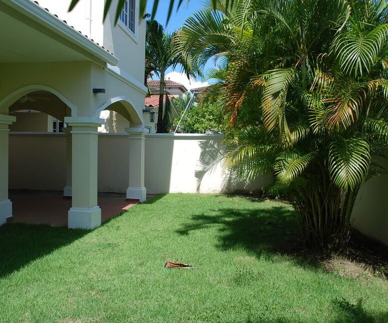 Costa Sur – Villa Valencia: Residencial con Seguridad 24hrs, de excelente nivel