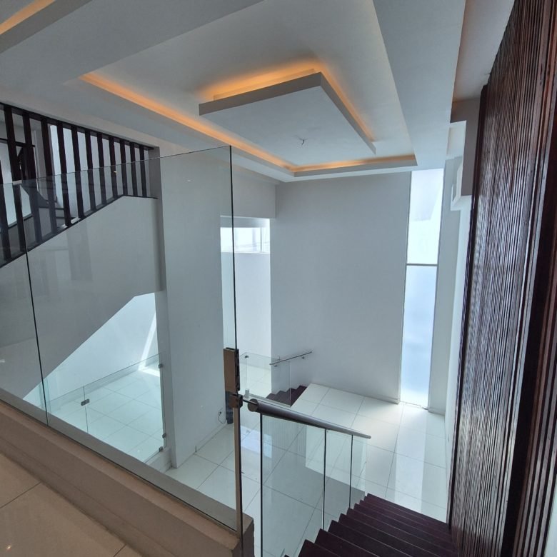 Casa en Altos del Golf: Moderna, con Piscina, con Rooftop, 4 Recámaras