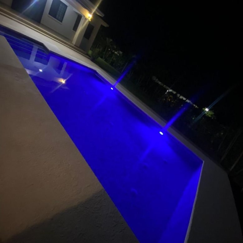Casa de Playa: Frente Costa Esmeralda, Hacienda Pacifica, Piscina, Amoblada, 3 recámaras