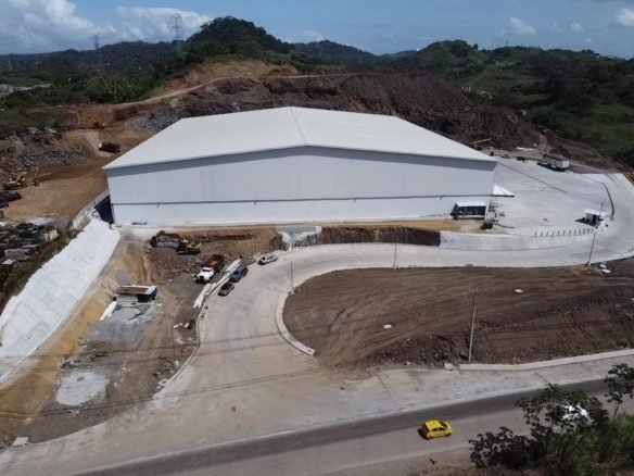 Altos de Panama / Ave Centenario – Cerca Merca Panama: Bodega de 2200 m², Alta
