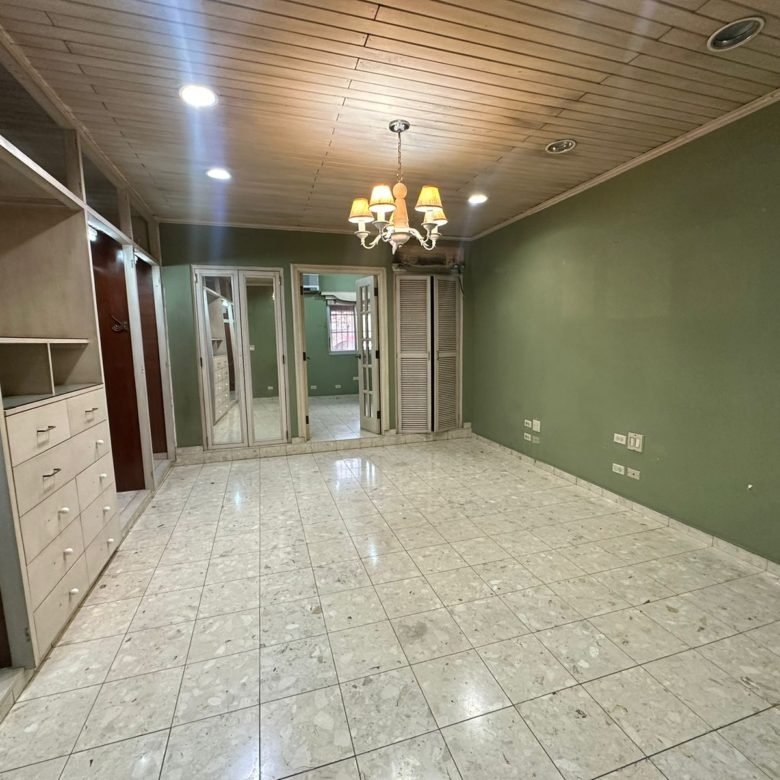 Obarrio – Area Bancaria: Planta Baja de Casa para Uso Comercial RM1-MCU3