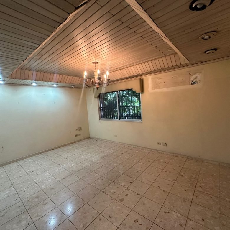 Obarrio – Area Bancaria: Planta Baja de Casa para Uso Comercial RM1-MCU3