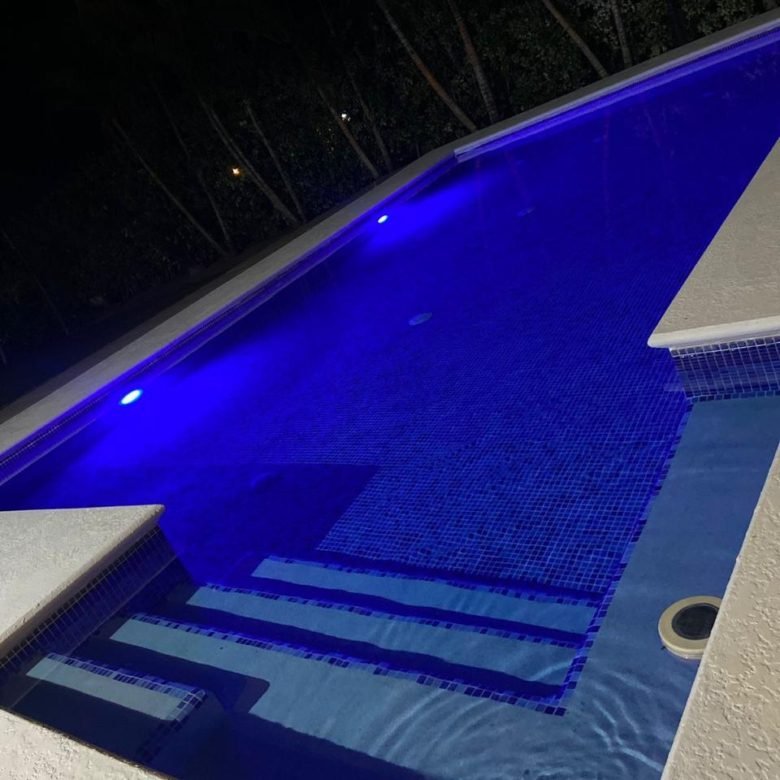 Casa de Playa: Frente Costa Esmeralda, Hacienda Pacifica, Piscina, Amoblada, 3 recámaras