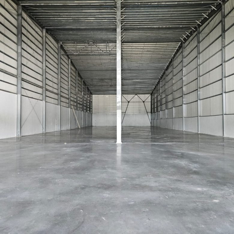 Altos de Panama / Ave Centenario – Cerca Merca Panama: Bodega de 2200 m², Alta