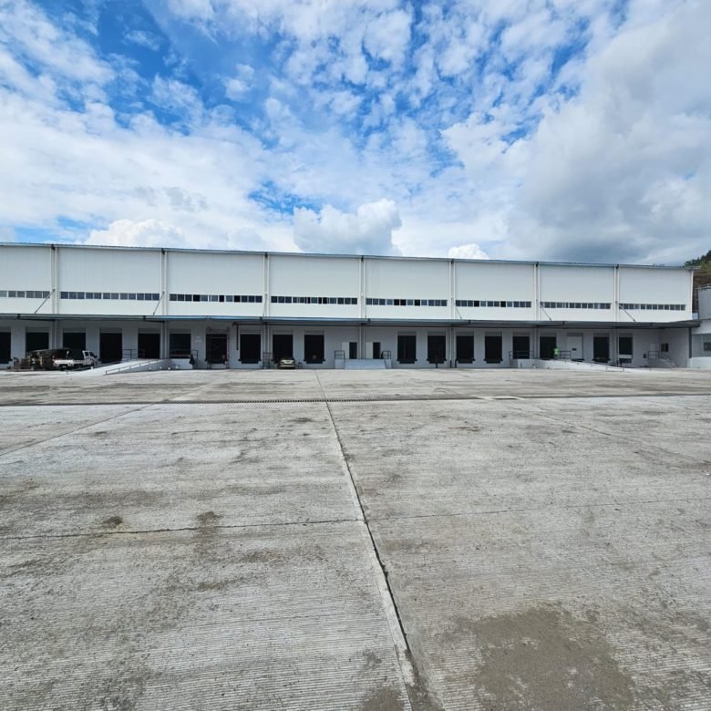 Altos de Panama / Ave Centenario – Cerca Merca Panama: Bodega de 2200 m², Alta