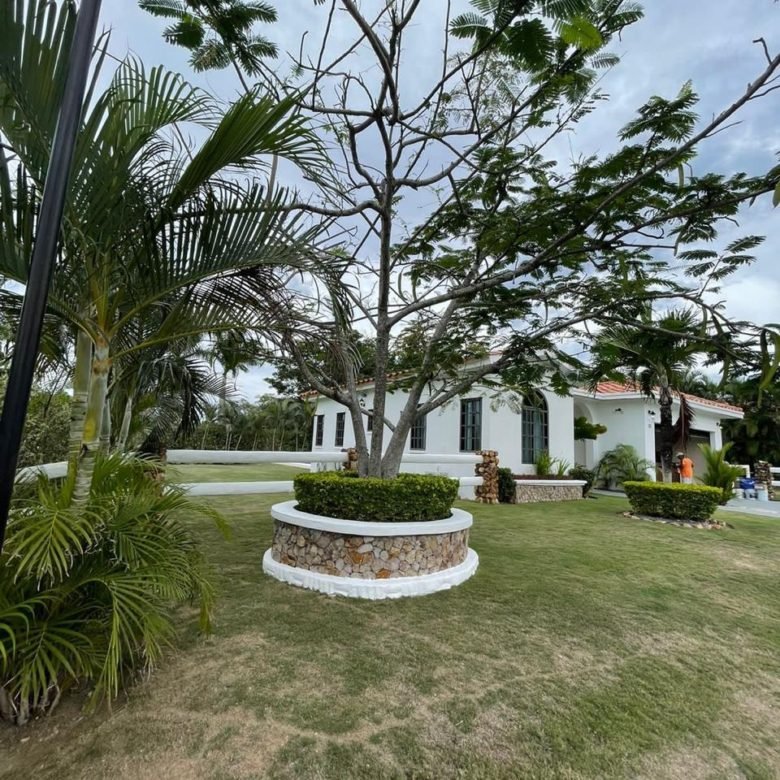 Casa de Playa: Frente Costa Esmeralda, Hacienda Pacifica, Piscina, Amoblada, 3 recámaras