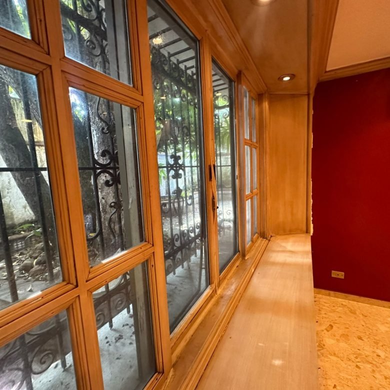Obarrio – Area Bancaria: Planta Baja de Casa para Uso Comercial RM1-MCU3