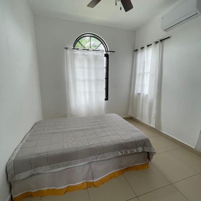 Casa de Playa: Frente Costa Esmeralda, Hacienda Pacifica, Piscina, Amoblada, 3 recámaras
