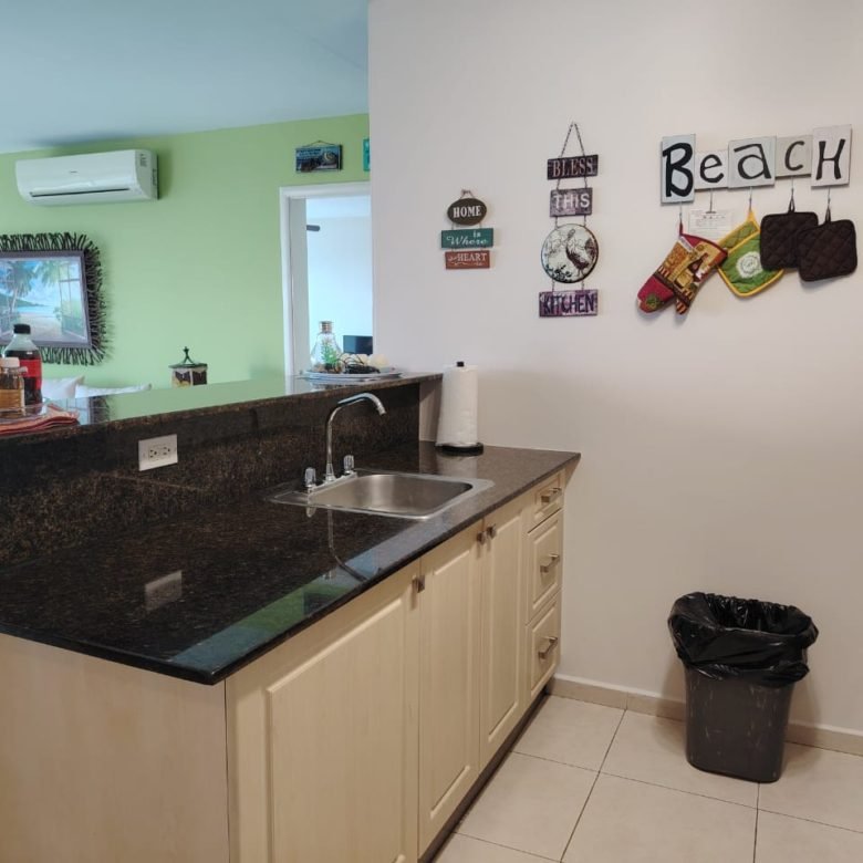 Playa Coronado – Frente Al Mar: Coronado Bay de 2 Recámaras, 110 m², Amoblado