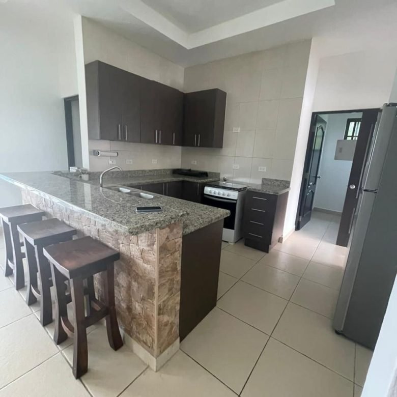 Casa de Playa: Frente Costa Esmeralda, Hacienda Pacifica, Piscina, Amoblada, 3 recámaras