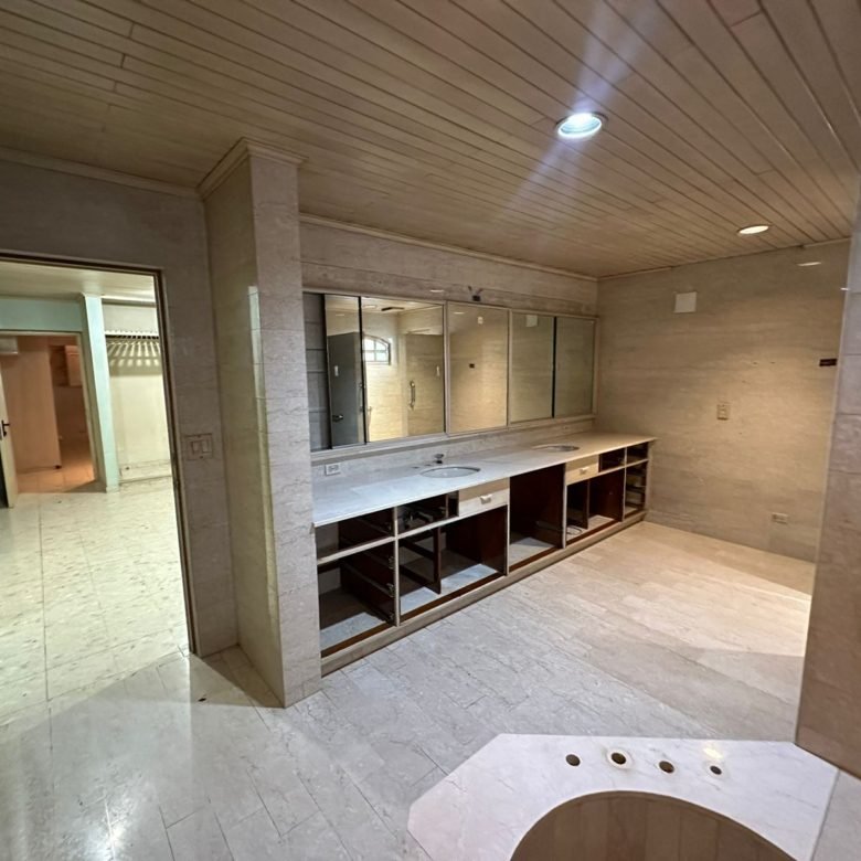Obarrio – Area Bancaria: Planta Baja de Casa para Uso Comercial RM1-MCU3