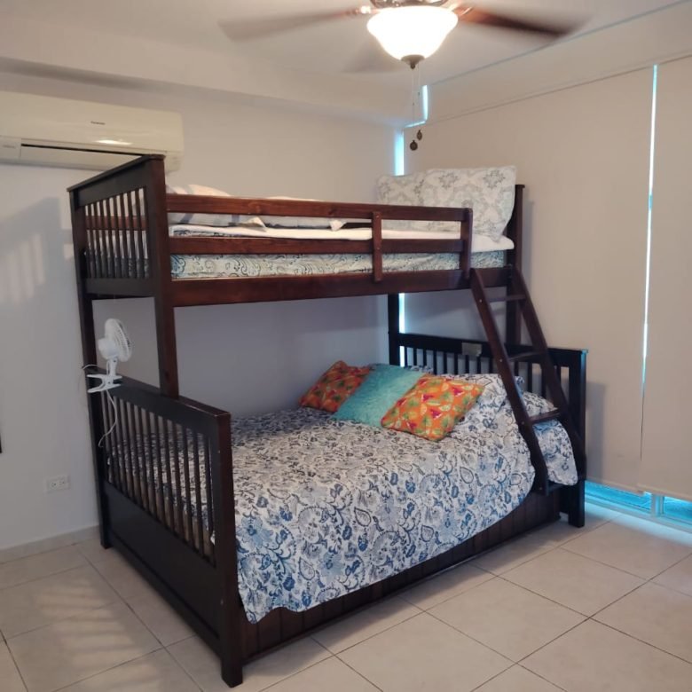 Playa Coronado – Frente Al Mar: Coronado Bay de 2 Recámaras, 110 m², Amoblado